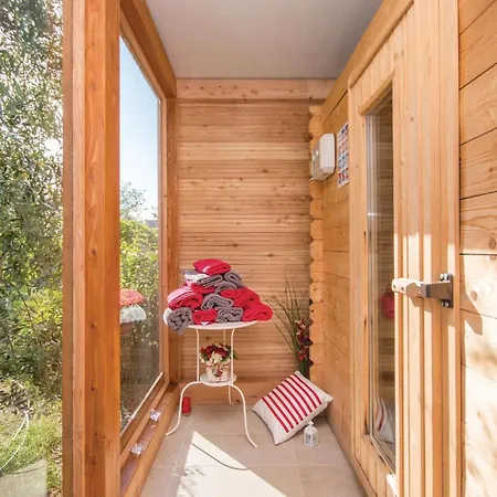 Gorgeous In With Sauna Prázdninový dům Donji Zemunik